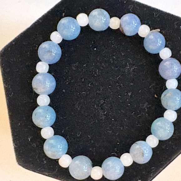 New Elegant Blue Lace Quartz Beaded Stretch Bracelet size 7.25” unstretched - Picture 2 of 3